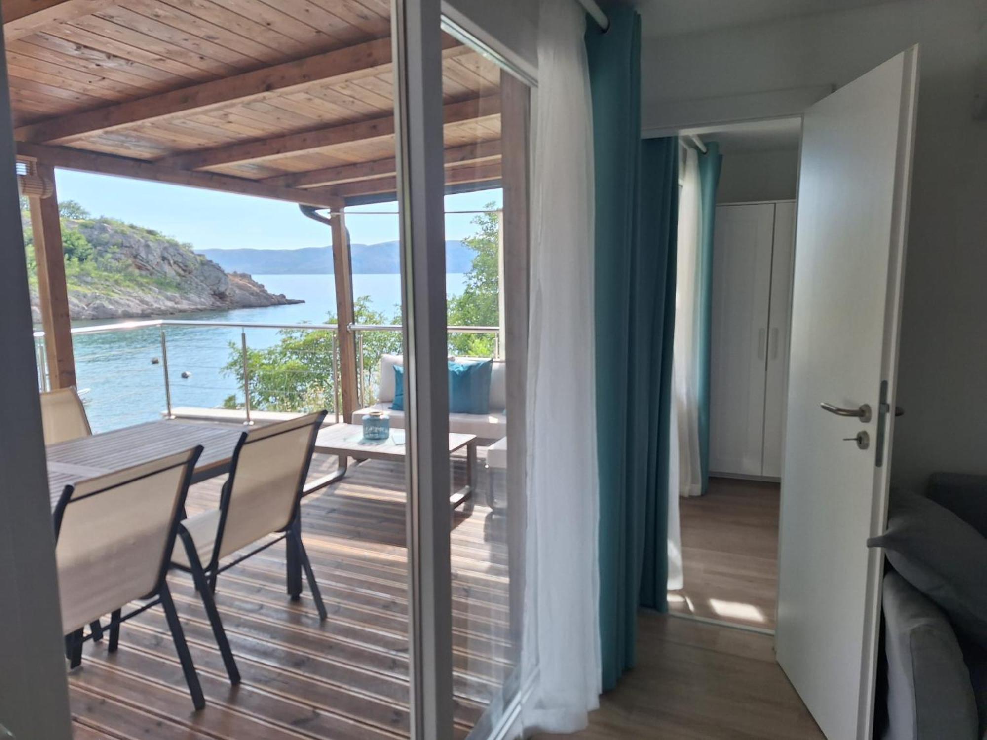 Boora Glamp Experience & Heated Infinity Pool Otel Senj  Dış mekan fotoğraf