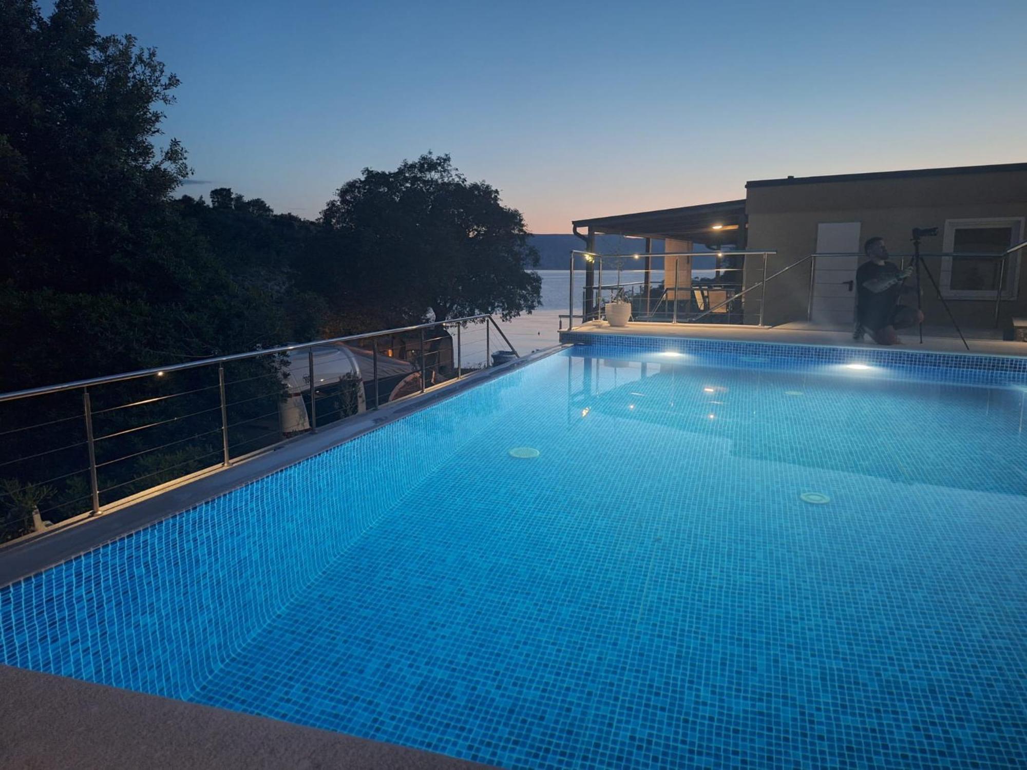 Boora Glamp Experience & Heated Infinity Pool Otel Senj  Dış mekan fotoğraf
