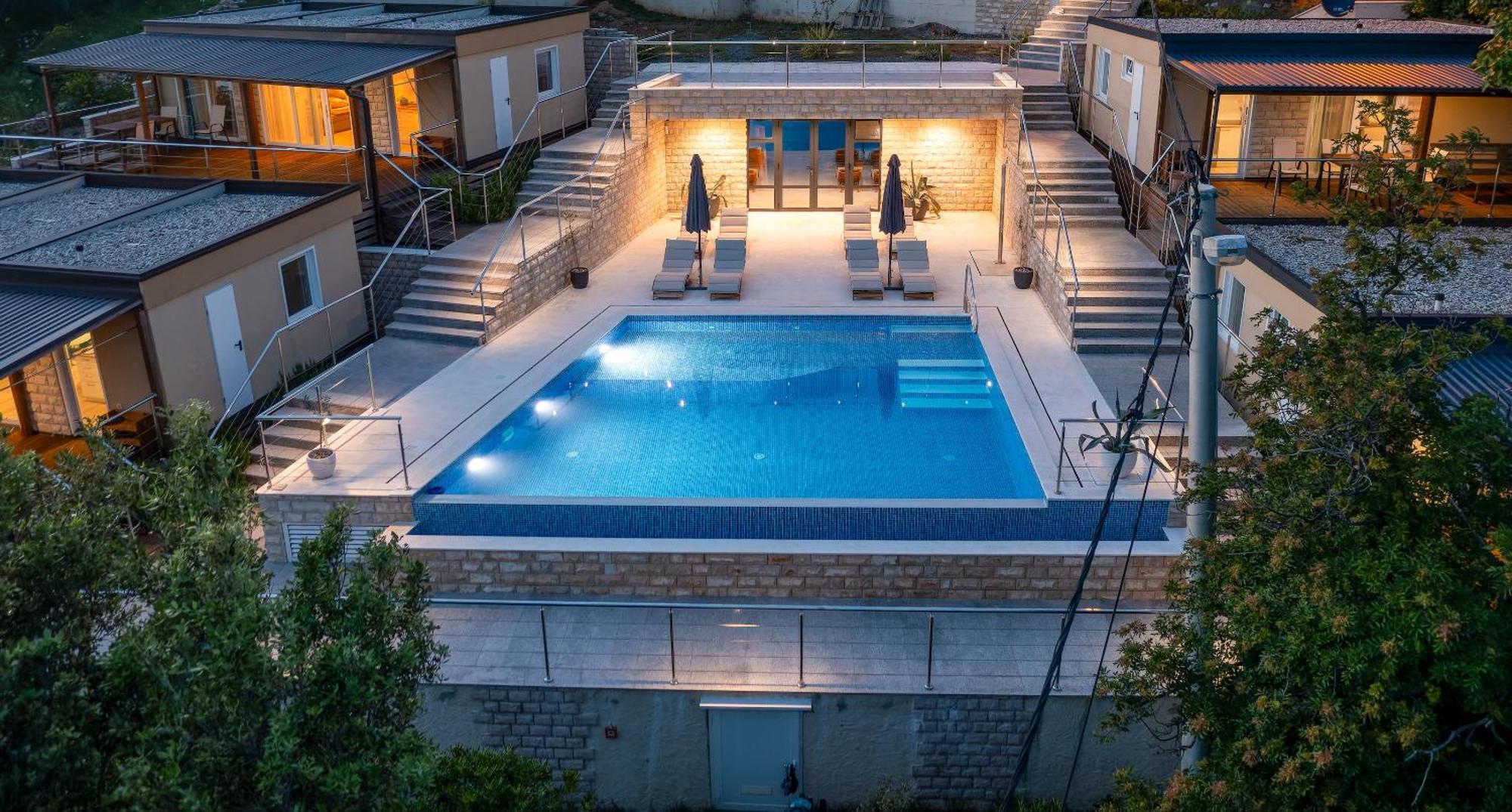 Boora Glamp Experience & Heated Infinity Pool Otel Senj  Dış mekan fotoğraf