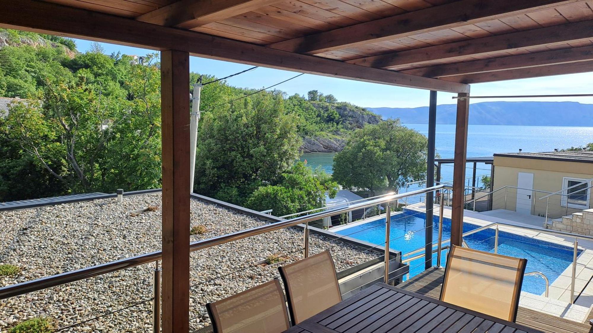 Boora Glamp Experience & Heated Infinity Pool Otel Senj  Dış mekan fotoğraf