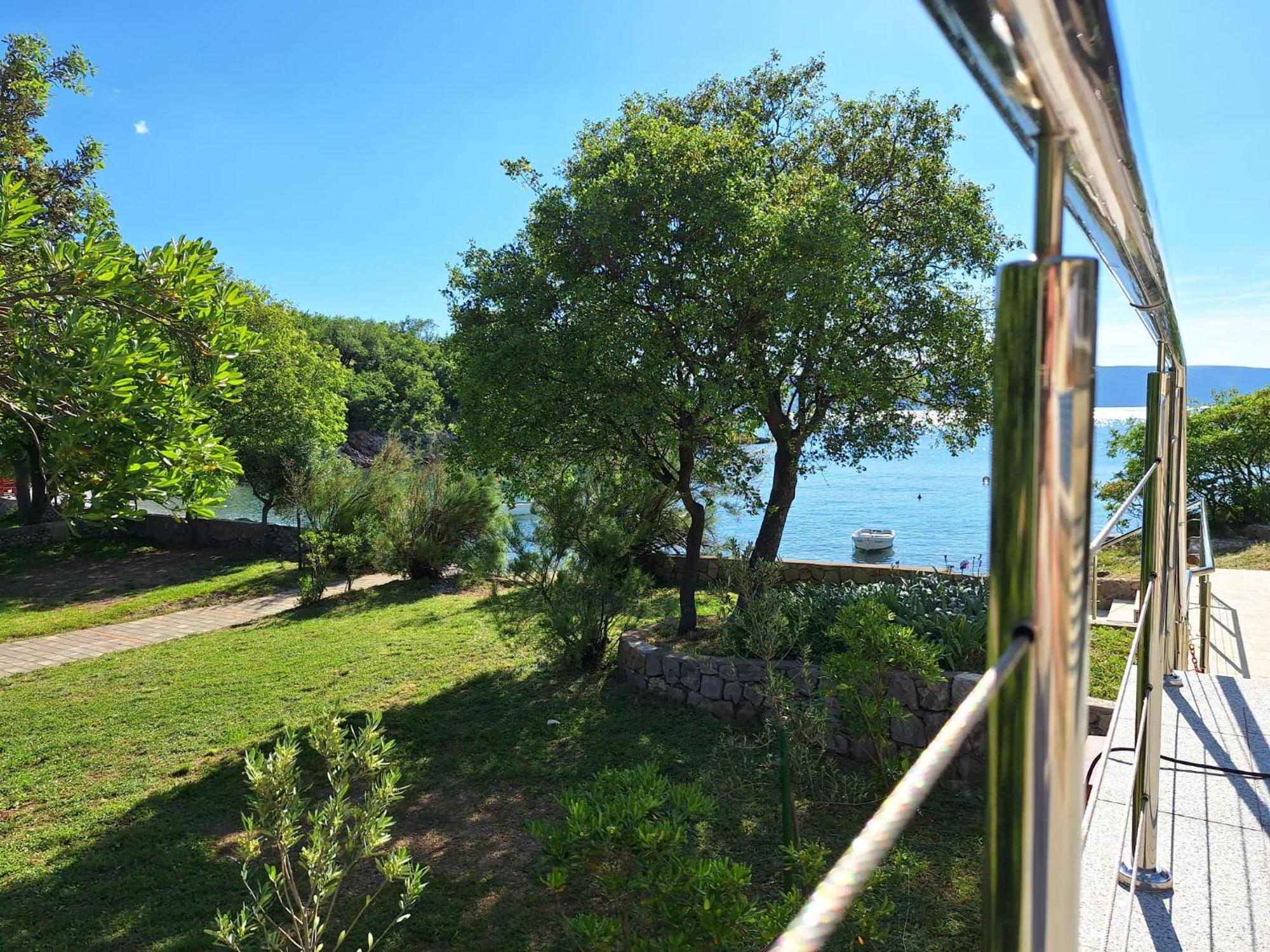 Boora Glamp Experience & Heated Infinity Pool Otel Senj  Dış mekan fotoğraf