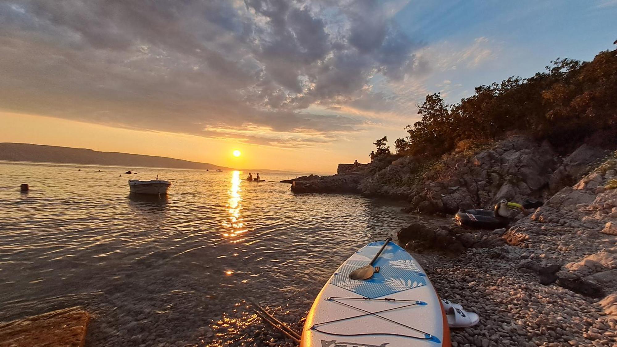 Boora Glamp Experience & Heated Infinity Pool Otel Senj  Dış mekan fotoğraf